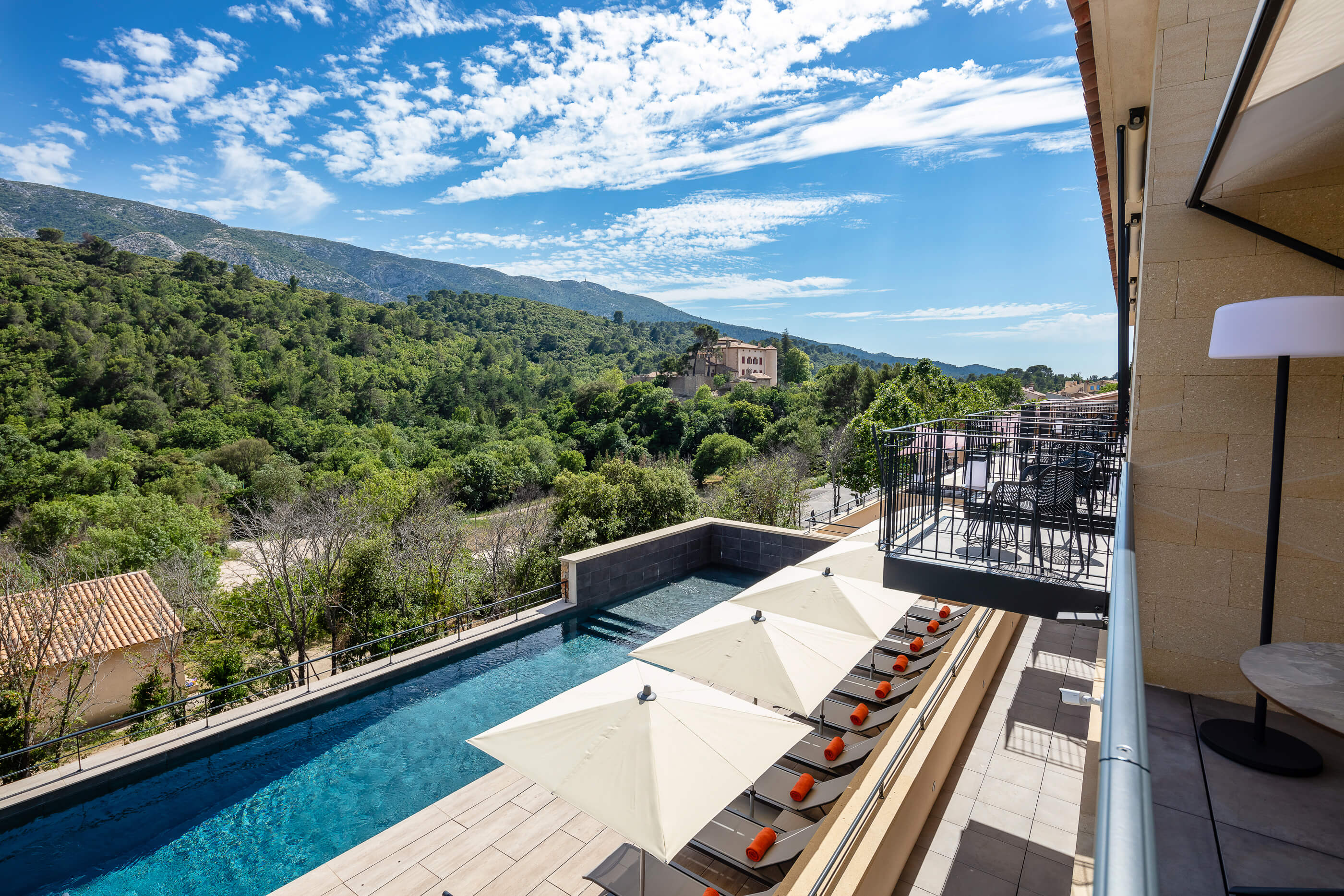 Outdoor View of Hotel Sainte Victoire located at Vauvenargues